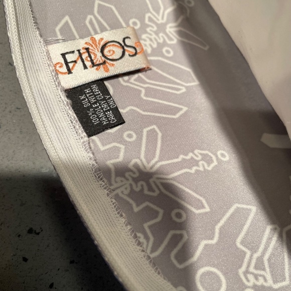Filos silk snowflake throw pillow
